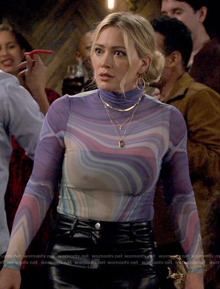 Sophie's purple wavy print top on How I Met Your Father