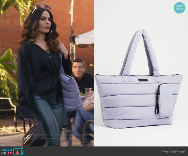 Quinsin Tote by Ted Baker worn by Valeria (Nadine Velazquez) on Queens