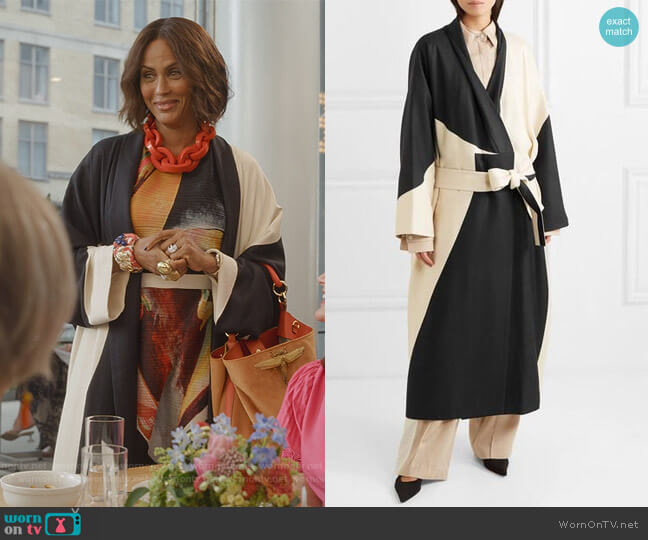 Pernise Two Tone Coat by The Row worn by Lisa Todd Wexley (Nicole Ari Parker) on And Just Like That
