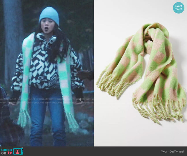 Checkered Scarf by Urban Outfitters worn by George Fan (Leah Lewis) on Nancy Drew