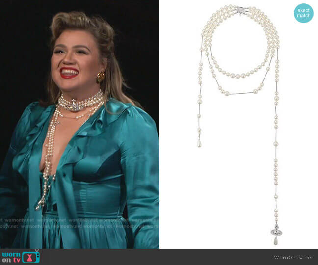 Broken Pearl Pendant Necklace by Vivienne Westwood worn by Kelly Clarkson on The Voice