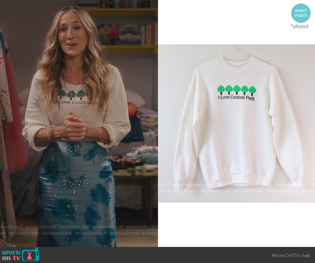 I Love Central Park Crewneck Pullover Sweater by Jerzees worn by Carrie Bradshaw (Sarah Jessica Parker) on And Just Like That