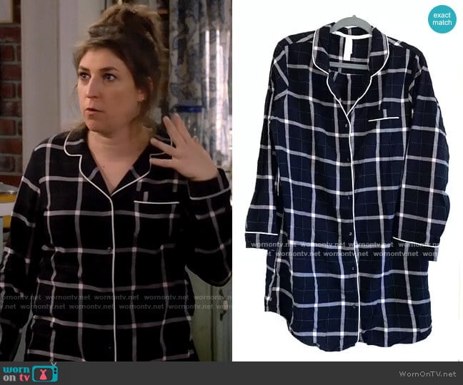 Target Stars Above Flannel Nightgown worn by Kat Silver (Mayim Bialik) on Call Me Kat