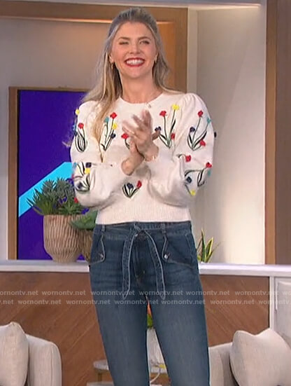 Amanda’s white floral embroidered sweater on The Talk