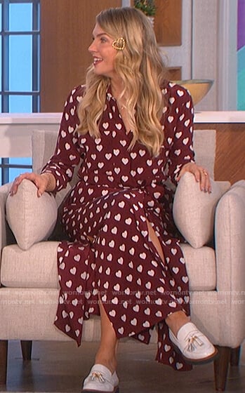 Amanda’s brown heart print shirtdress on The Talk