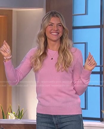 Amanda’s pink crewneck sweater on The Talk