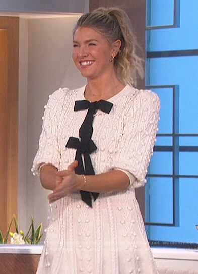 Amanda’s white bow mini sweater dress on The Talk