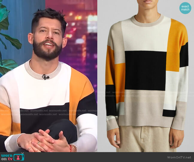 Mit Colour-Block Jumper by Bershka worn by Hunter March on E! News Nightly Pop