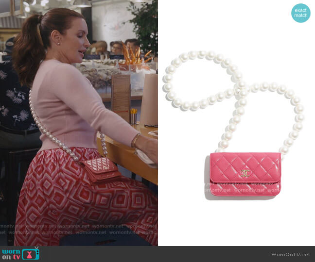 Lambskin clutch with pearls and chain by Chanel worn by Charlotte York (Kristin Davis) on And Just Like That