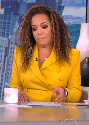Sunny’s yellow double breasted blazer on The View