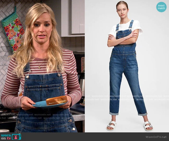 Gap Slouchy Overalls With Washwell worn by Gemma (Beth Behrs) on The Neighborhood