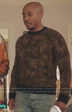 Gary's leopard print sweater on Kenan