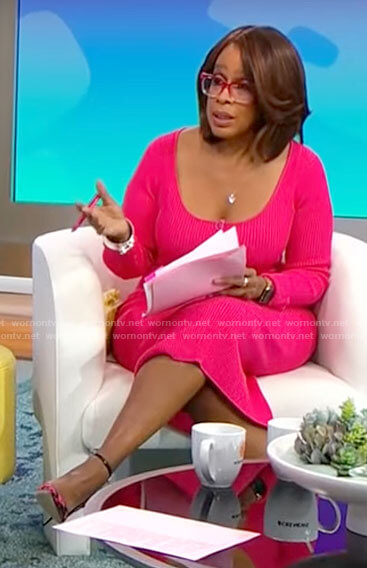 Gayle King’s pink scoop neck rib knit dress on CBS Mornings
