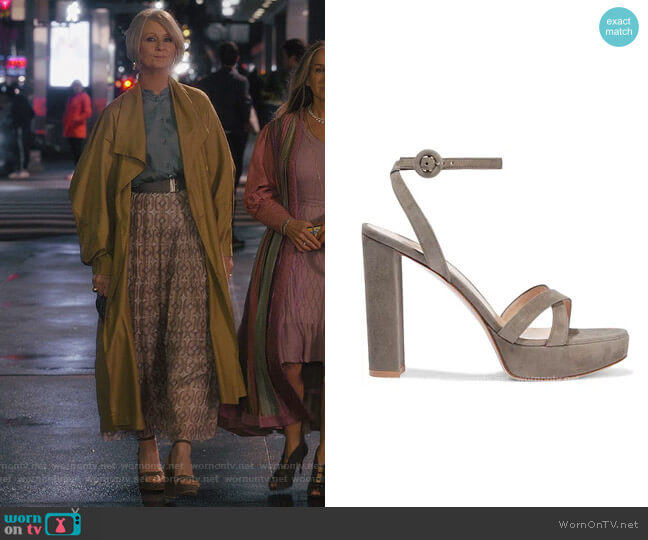 Poppy 100 Suede Platform Sandals by Gianvito Rossi worn by Miranda Hobbs (Cynthia Nixon) on And Just Like That