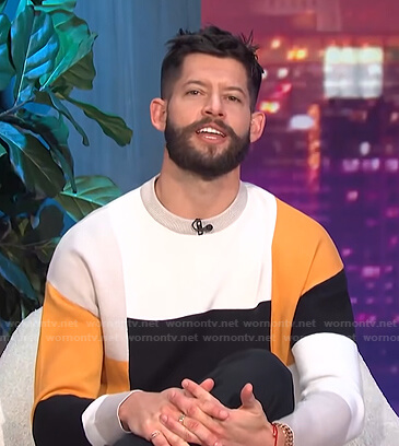 Hunter’s colorblock sweater on E! News Nightly Pop