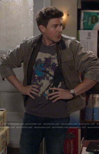 Jesse's The Cure t-shirt on How I Met Your Father