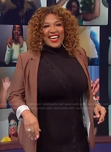 Kym Whitley’s black ribbed lace-up dress on The Wendy Williams Show