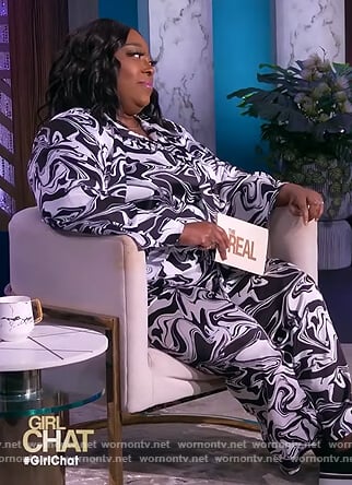 Loni's marble print blouse and pants on The Real