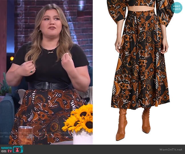 Tulay Skirt by Mara Hoffman worn by Kelly Clarkson on The Kelly Clarkson Show