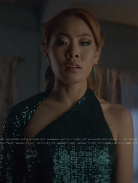 Mary’s green sequin asymmetrical gown on Batwoman