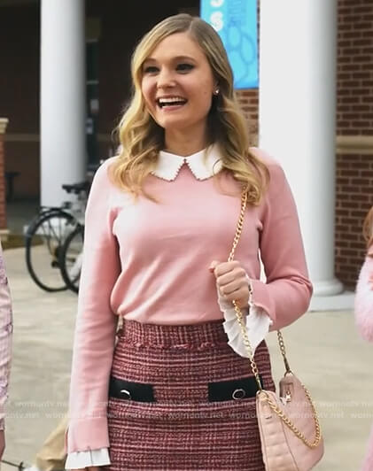 pink sweater with contrast collar on Queens