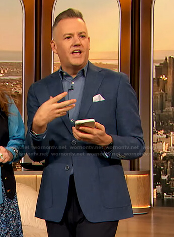 Ross’s navy blazer on The Drew Barrymore Show