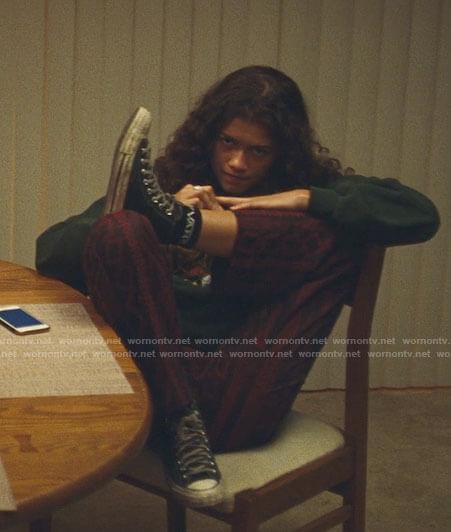 Rue’s graphic hoodie and red printed pants on Euphoria