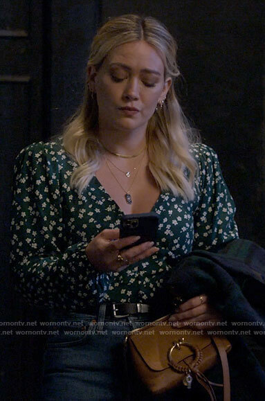 Sophie’s green floral v-neck top on How I Met Your Father