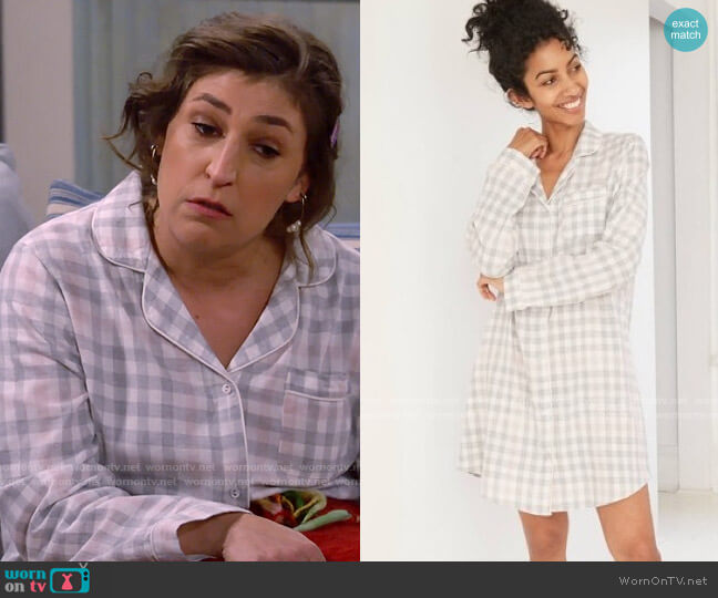 Target Stars Above Flannel Nightgown worn by Kat Silver (Mayim Bialik) on Call Me Kat