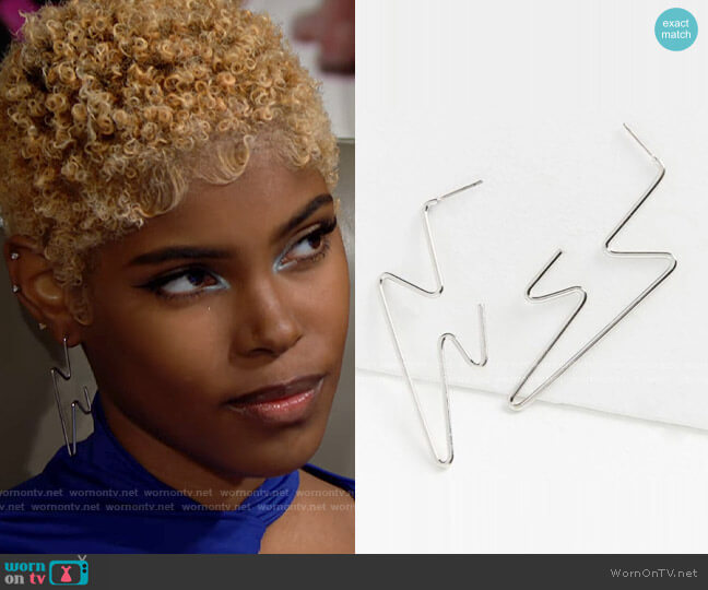 Urban Outfitters Essential Geometric Hoop Earrings worn by Paris Buckingham (Diamond White) on The Bold & the Beautiful