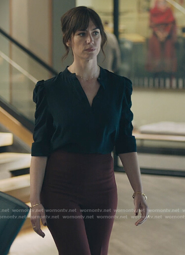 Wendy's black short sleeve ruched top on Billions