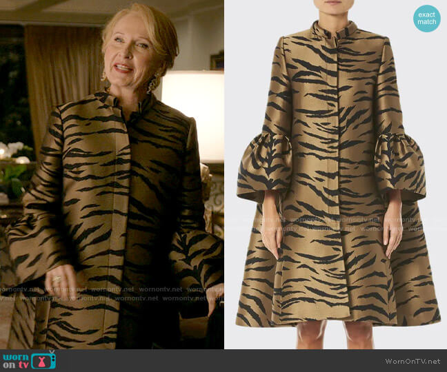 Carolina Herrera Flare Sleeve Tiger Print Cape Coat worn by Nora Radford (Kate Burton) on Inventing Anna