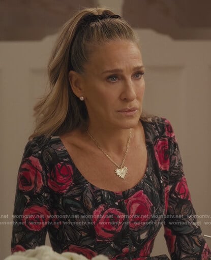 WornOnTV: Carrie's pink metallic paisley gown on And Just Like That, Sarah  Jessica Parker