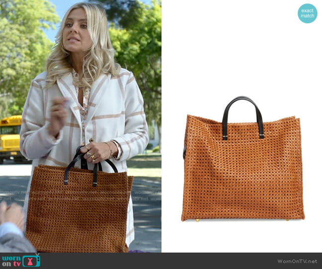 Clare V Woven Leather Tote worn by Amy (Eliza Coupe) on Pivoting