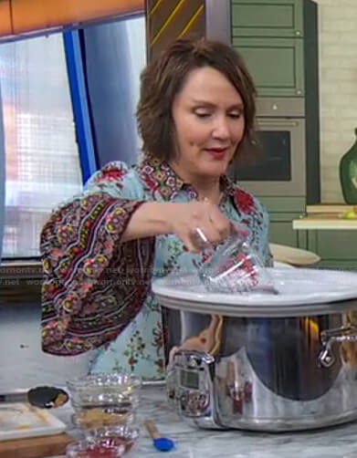 Cyndi Kane’s blue mixed floral blouse on Good Morning America