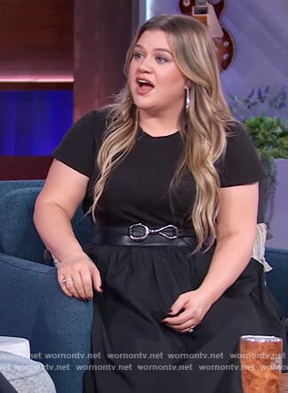 Kelly’s black buckle leather belt on The Kelly Clarkson Show