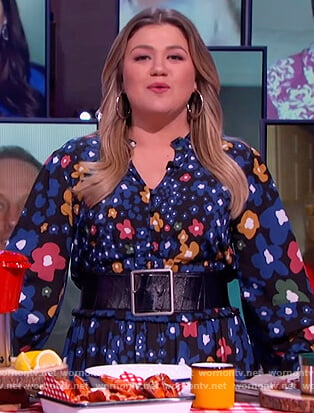Kelly’s multicolored floral print dress on The Kelly Clarkson Show