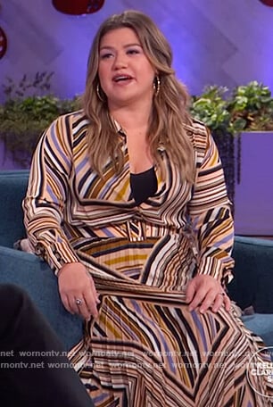 Kelly’s mixed stripe shirtdress on The Kelly Clarkson Show