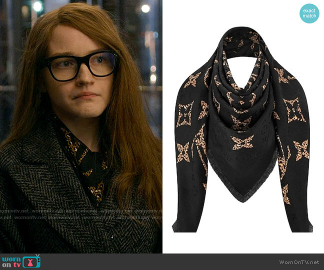 WornOnTV: Anna's white LV scarf and black bag on Inventing Anna, Julia  Garner