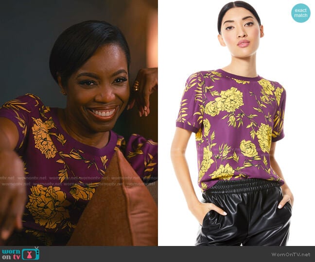 Piera Floral Tee by Alice + Olivia worn by Helen Decatur (Heather Headley) on Sweet Magnolias