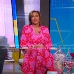 Robin’s pink chain print dress on Good Morning America