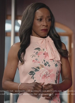 Vanessa’s pink floral tie neck dress on The Kings of Napa