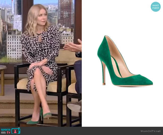 Ellipsis Pointed Pumps by Gianvito Rossi worn by Kelly Ripa on Live with Kelly and Mark