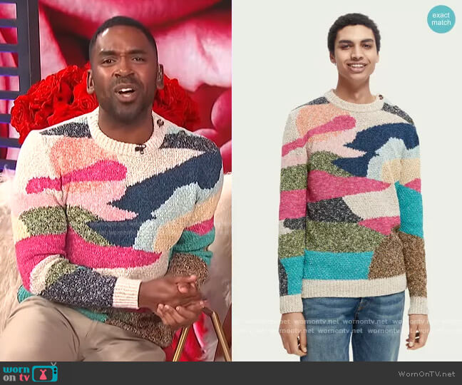 Melange crewneck sweater by Scotch and Soda worn by Justin Sylvester on E! News