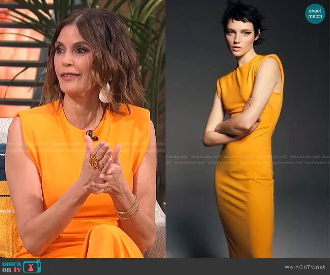 Side Draped Dress by Zara worn by Teri Hatcher on E! News Daily Pop