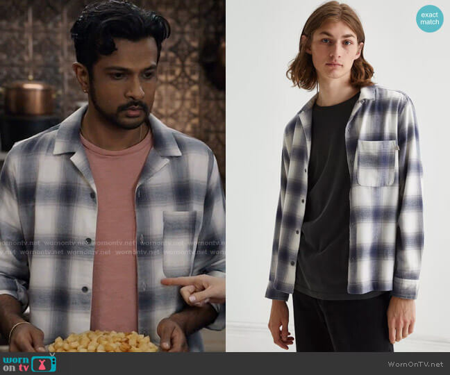 WornOnTV: Jay's Atari t-shirt on Ghosts, Utkarsh Ambudkar