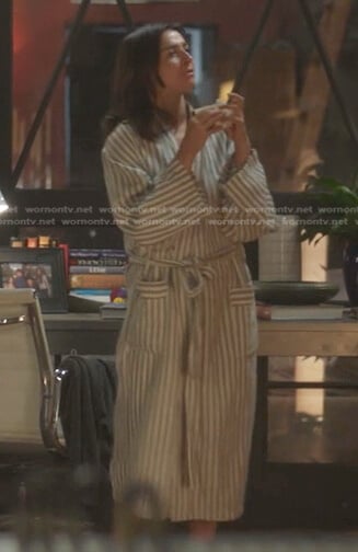 Amelia's white and grey striped robe on Greys Anatomy