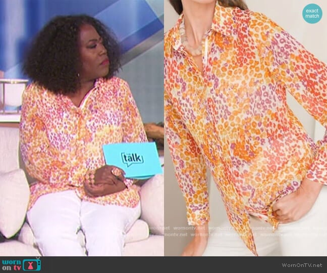 Floral Print Blouse by Chicos worn by Sheryl Underwood on The Talk