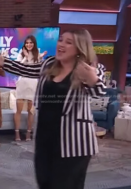 Kelly’s black and white stripe blazer on The Kelly Clarkson Show
