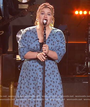 Kelly’s blue floral v-neck dress on The Kelly Clarkson Show